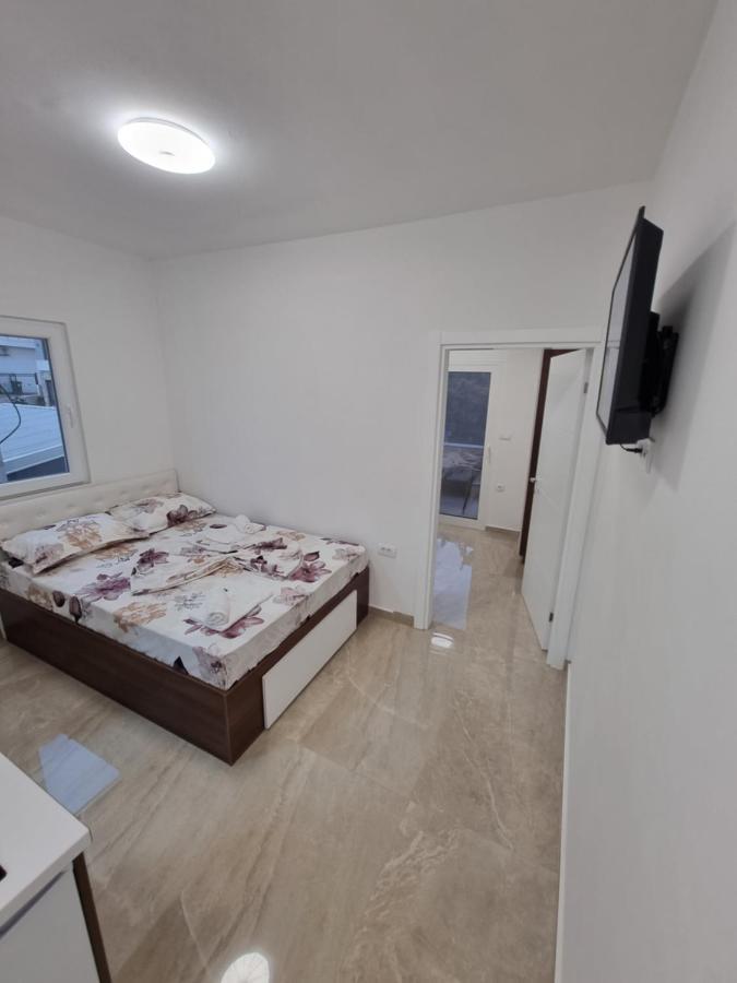 Ebra Lux Apartmani Dobra Voda Εξωτερικό φωτογραφία