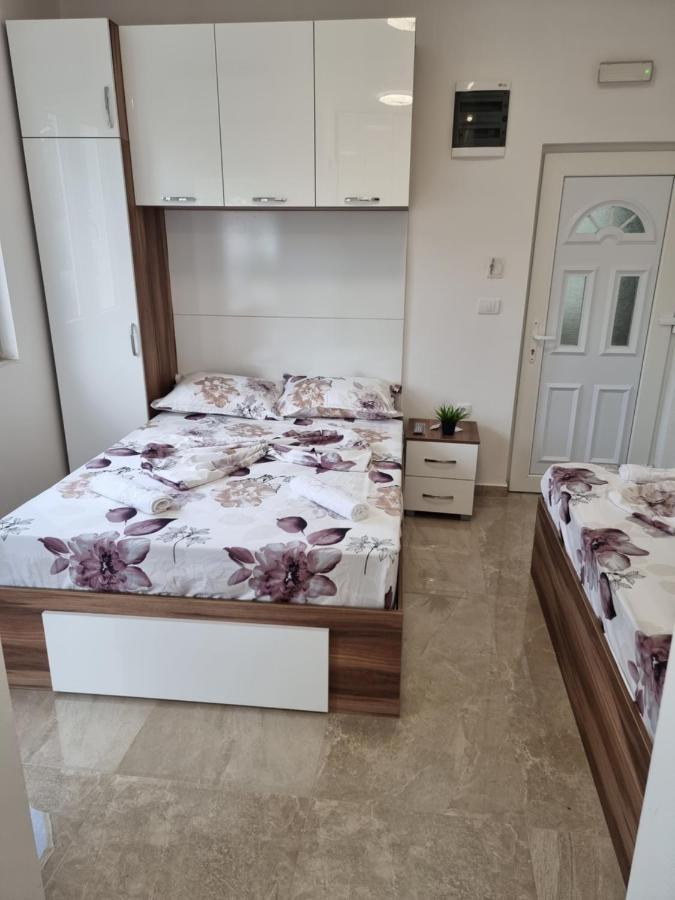 Ebra Lux Apartmani Dobra Voda Εξωτερικό φωτογραφία
